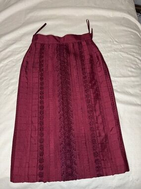 Oscar de la Renta Burgundy Embroidered Pencil Skirt